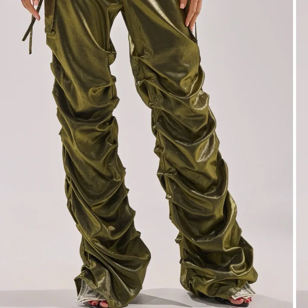 AKIRA Olive Green Ruched Cargo Skinny Pants - Picture 7 of 10